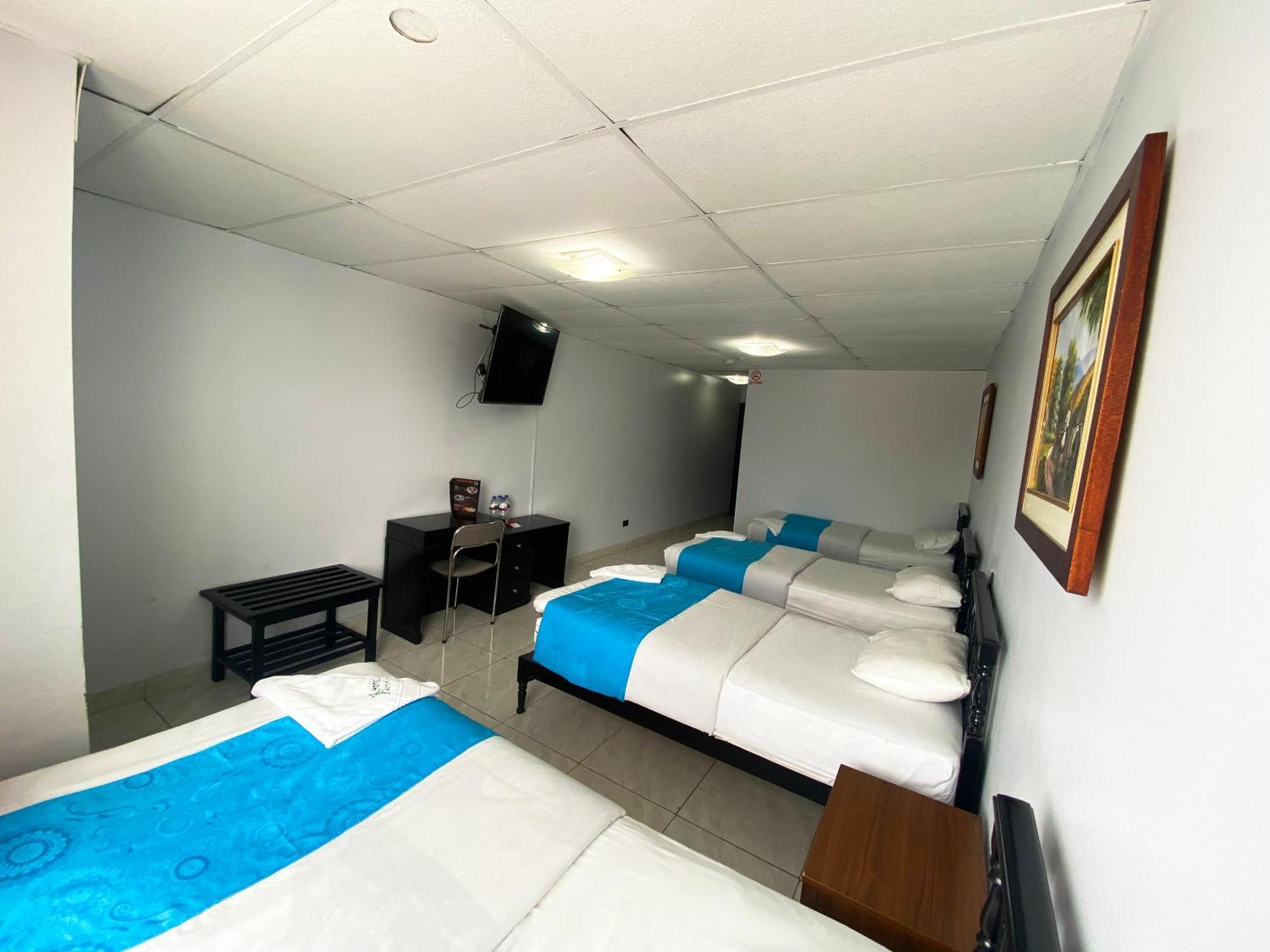 Val Hotel Santamaria 키토 외부 사진